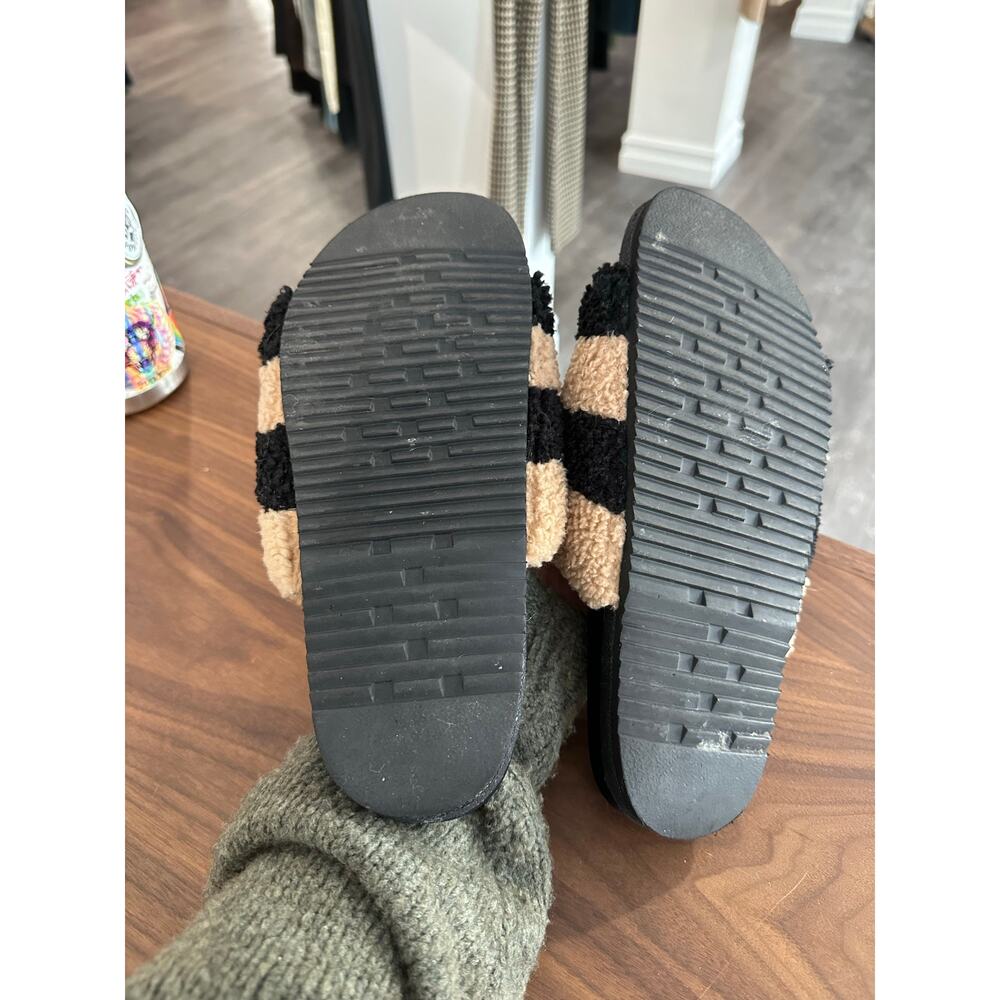 Roam Fuzzy Prism Slides Size 42(12) - image 7